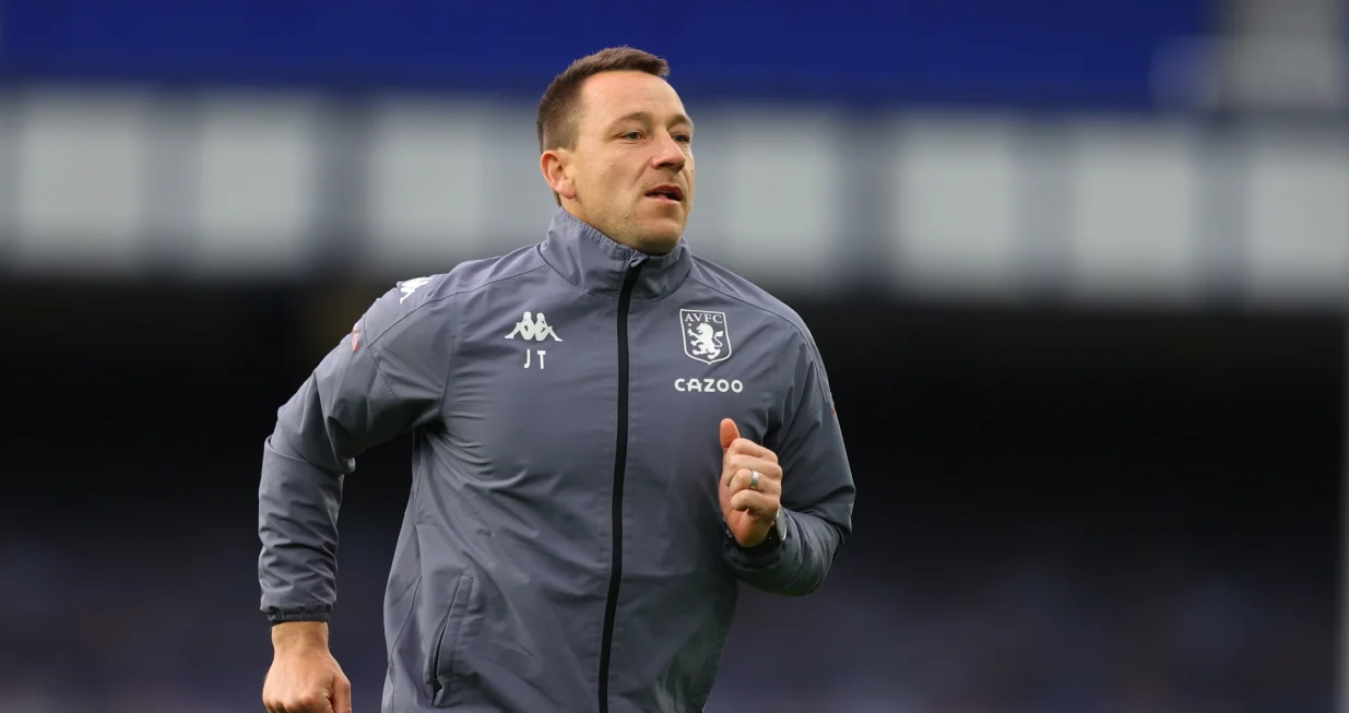 epa09172506 Aston Villa's assistant coach John Terry ahead of the English Premier League soccer match between Everton FC and Aston Villa in Liverpool, Britain, 01 May 2021. EPA/Naomi Baker/POOL EDITORIAL USE ONLY. No use with unauthorized audio, video, data, fixture lists, club/league logos or 'live' services. Online in-match use limited to 120 images, no video emulation. No use in betting, games or single club/league/player publications./Foto: Naomi Baker/Pool
