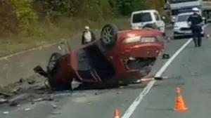 Vozilo završilo na krovu/Crna-hronika//