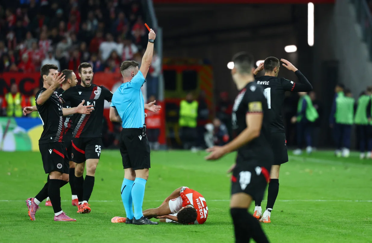 FOTO: REUTERS/Kai Pfaffenbach/Foto: 