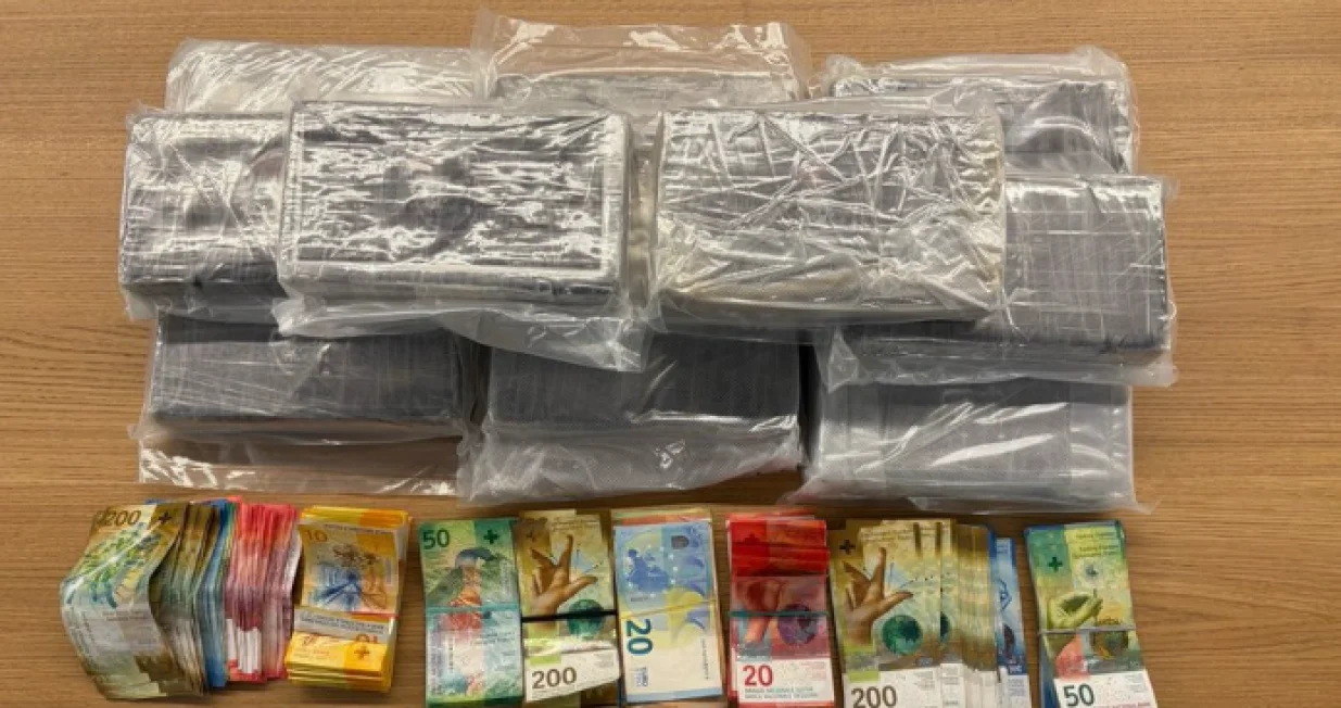 Kokain, novac, Švicarska, bh. državljanin, Bosanac, primopredaja, hapšenje/X.com