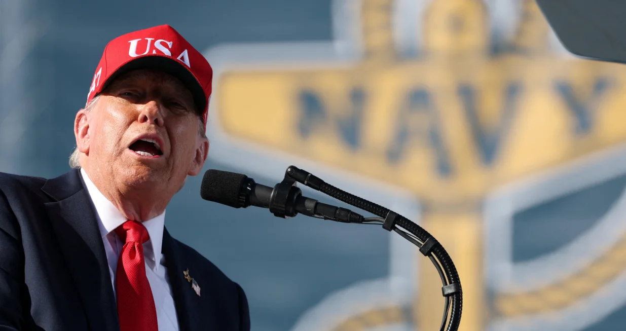 U.S. President Donald Trump delivers remarks during a Navy 250 Celebration in Norfolk, Virginia, U.S. October 5, 2025. REUTERS/Jonathan Ernst/Jonathan Ernst
