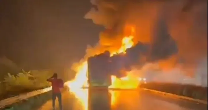 indija, zapalio se autobus, 20 mrtvih, užas na cesti/X/X