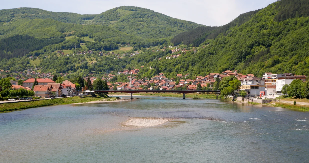Goražde panorama s pogledom na Drinu/Damir Deljo