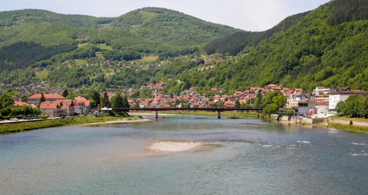 Goražde panorama s pogledom na Drinu/Damir Deljo