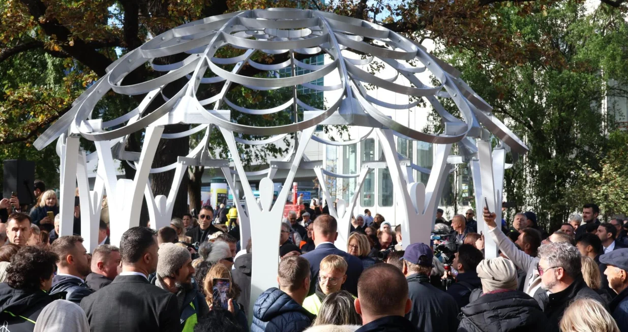 U Beču otkriven Cvijet Srebrenice/Predsjedništvo Bih 