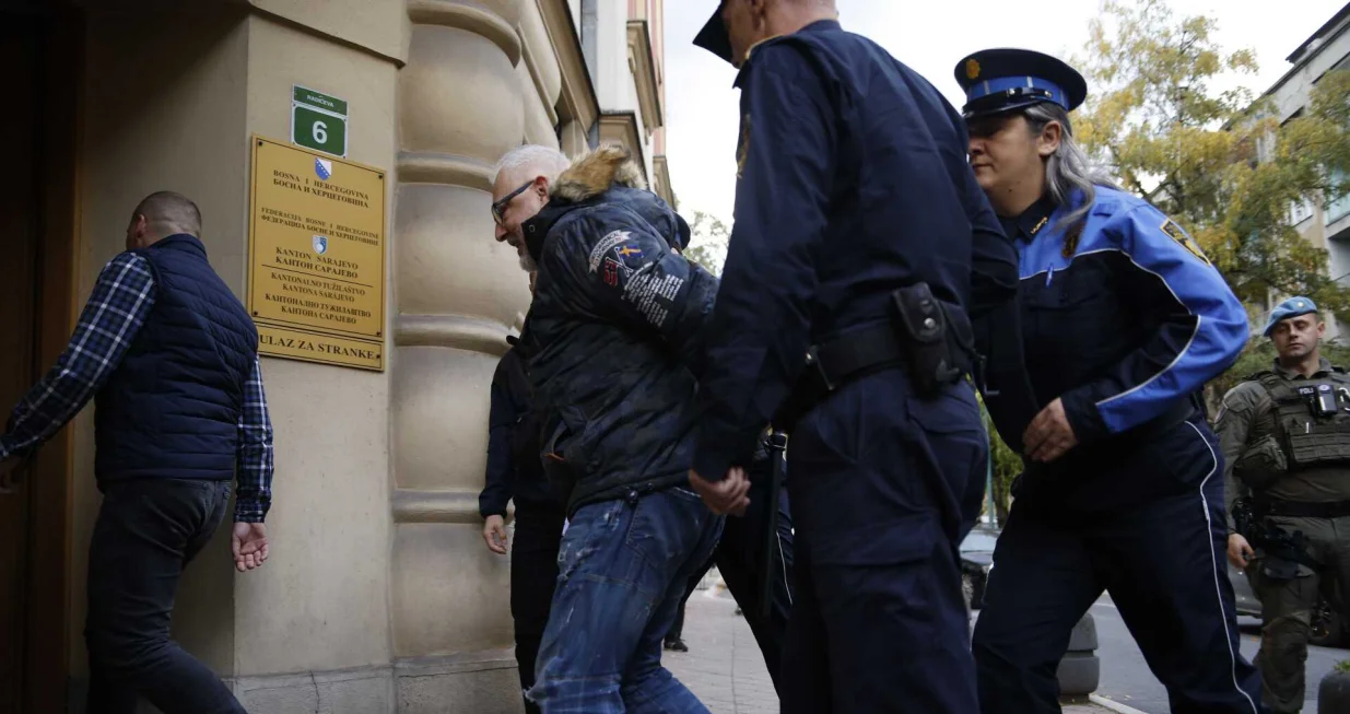 Dovođenje Amira Pašića Faće u Tužilaštvo KS/Damir Deljo/