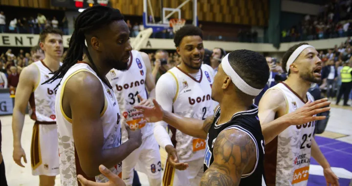 Slavlje nakon što je KK Bosna osvojila ABA 2 ligu (FOTO: Damir Deljo/Oslobođenje)/Foto: Damir Deljo