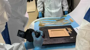 MADRID, ŠPANIJA - 24. OKTOBAR 2025.Španska policija pronašla je sliku Pabla Picassa koja je početkom oktobra nestala dok se pripremala za izložbu u Granadi, saopćile su vlasti u petak.U objavi na društvenoj mreži X, sa sjedištem u SAD-u, Nacionalna policija navela je da je djelo nestalo tokom transporta na izložbu u Granadi i da možda nije bilo učitano u kamion za prevoz. (Spanish National Police Corps - Anadolu Agency)/