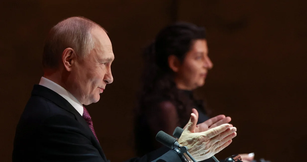 Russian President Vladimir Putin attends the 20th anniversary celebration of the Russian state TV network RT (formerly Russia Today) at the Bolshoi Theatre in Moscow, Russia October 17, 2025. Sputnik/Vyacheslav Prokofyev/Pool via REUTERS ATTENTION EDITORS - THIS IMAGE WAS PROVIDED BY A THIRD PARTY./Vyacheslav Prokofyev