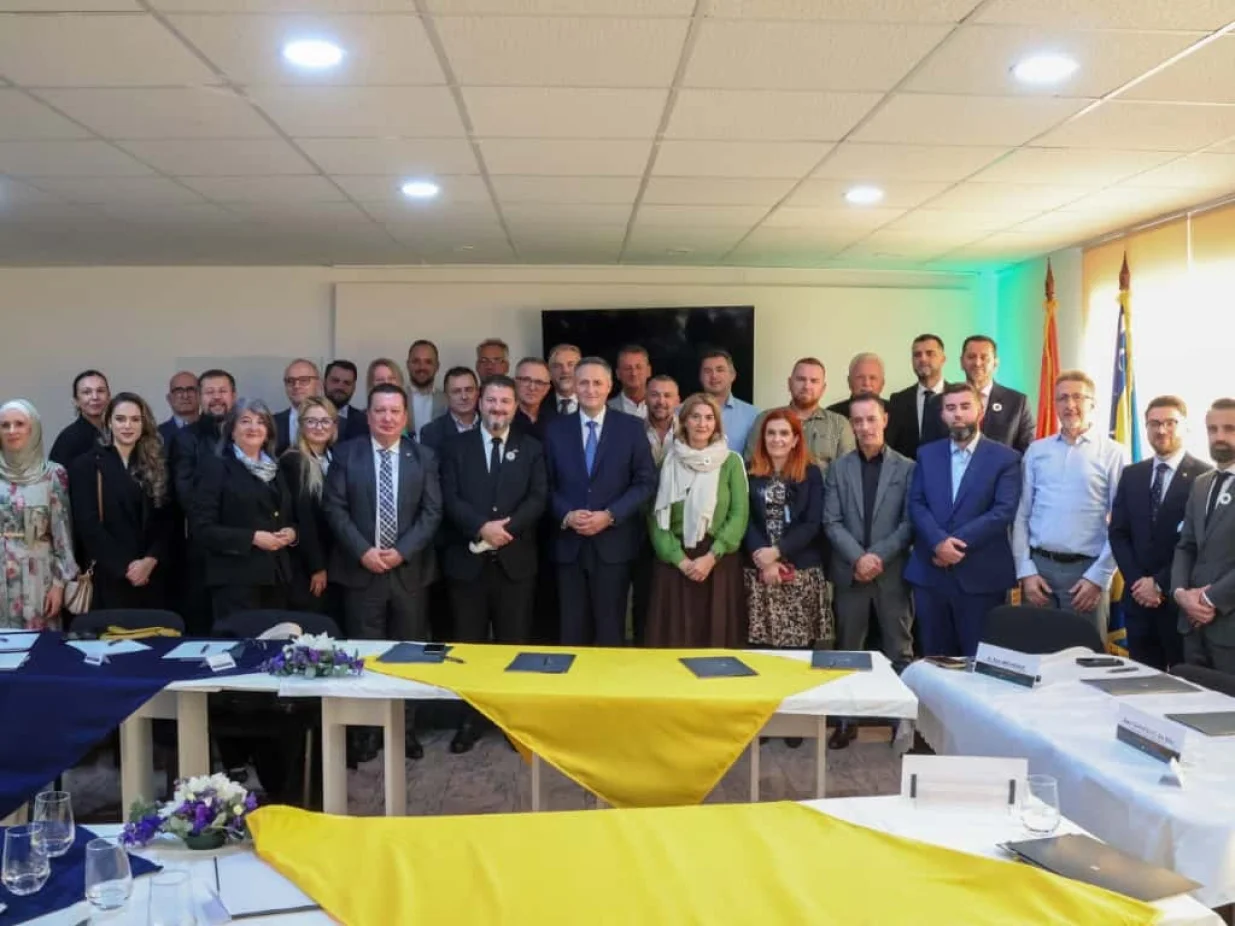 Denis Bećirović s predstavnicima bh. dijaspore u Beču; sastanak organiziran u saradnji sa Savezom bh. udruženja u Austriji Consilium Bosniacum//