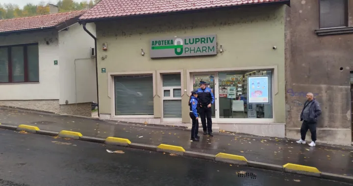 Na terenu policija/Almir Kapo/Oslobođenje/