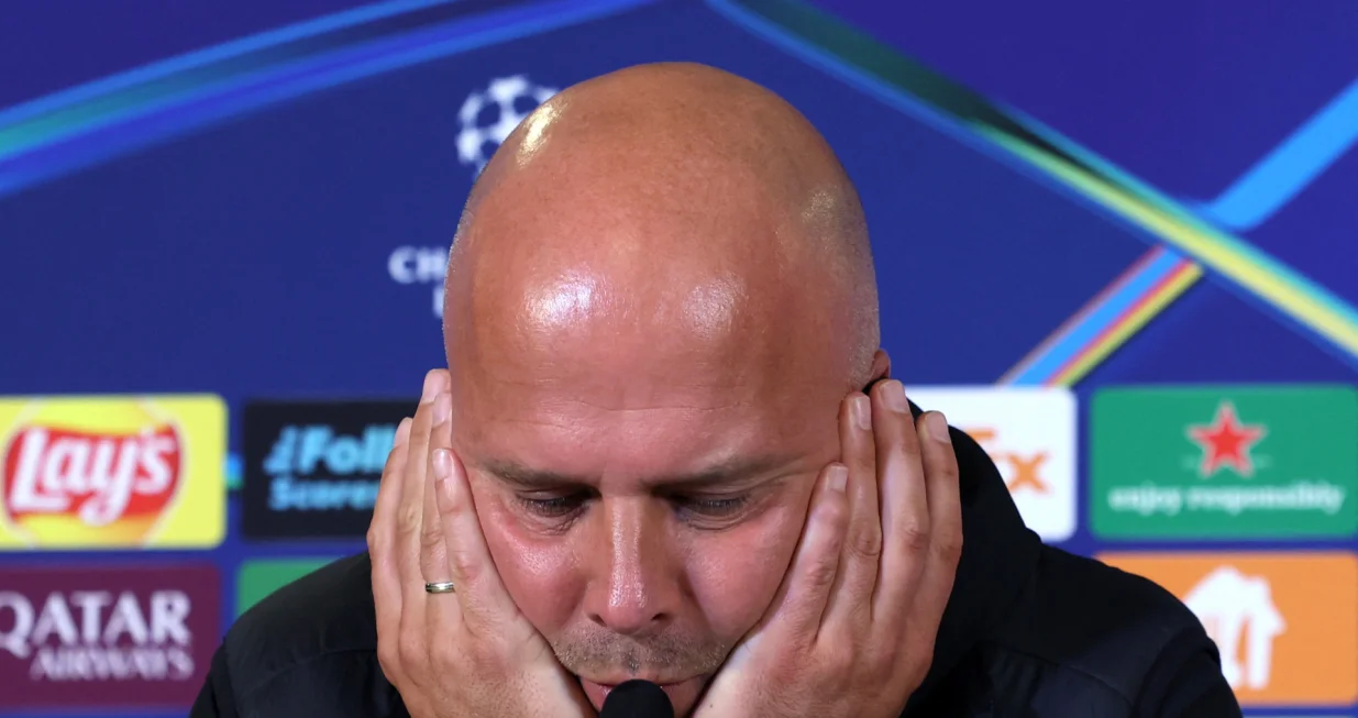 Soccer Football - UEFA Champions League - Liverpool Press Conference - Rams Park, Istanbul, Turkey - September 29, 2025 Liverpool manager Arne Slot during press conference REUTERS/Dilara Senkaya/Foto: Dilara Senkaya