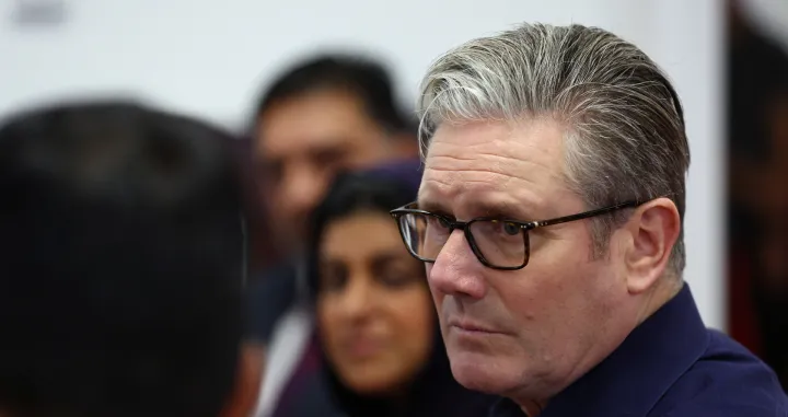 PEACEHAVEN, UNITED KINGDOM - OCTOBER 23: Home Secretary Shabana Mahmood and Prime Minister Keir Starmer visit Peacehaven Mosque on October 23, 2025 in Peacehaven, United Kingdom.  Peter Nicholls/Pool via REUTERS/Peter Nicholls