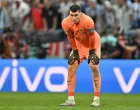 epa10364365 Goalkeeper Dominik Livakovic of Croatia reacts during the FIFA World Cup 2022 semi final between Argentina and Croatia at Lusail Stadium in Lusail, Qatar, 13 December 2022. EPA/Noushad Thekkayil/Foto: Noushad Thekkayil