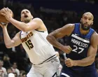 Oct 4, 2025; San Diego, California, USA; Denver Nuggets center Nikola Jokic (15) is fouled by Minnesota Timberwolves center Rudy Gobert (27) during the first half at Pechanga Arena. Mandatory Credit: Denis Poroy-Imagn Images/Foto: Denis Poroy