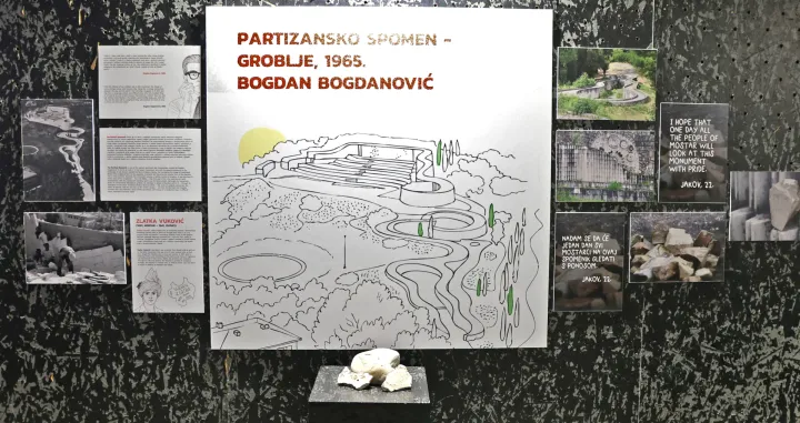 MOSTAR, 27. listopada (FENA) - Svečano otvorena izložba ''Grad u tragovima'', koja kroz umjetnost i iskustva mladih otvara dijalog o Mostaru kao gradu koji pamti i gradi kulturu mira u Omladinskom kulturnom centru Abrašević. (Foto FENA/ES)/Fena