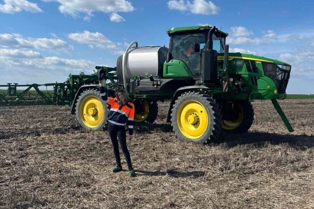 Ivana Lukić, brusi, vari, popravlja mašine/Agroklub.ba