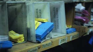 Krao novac i dragocjenosti iz pošiljki/post.ch/Ilustracija//