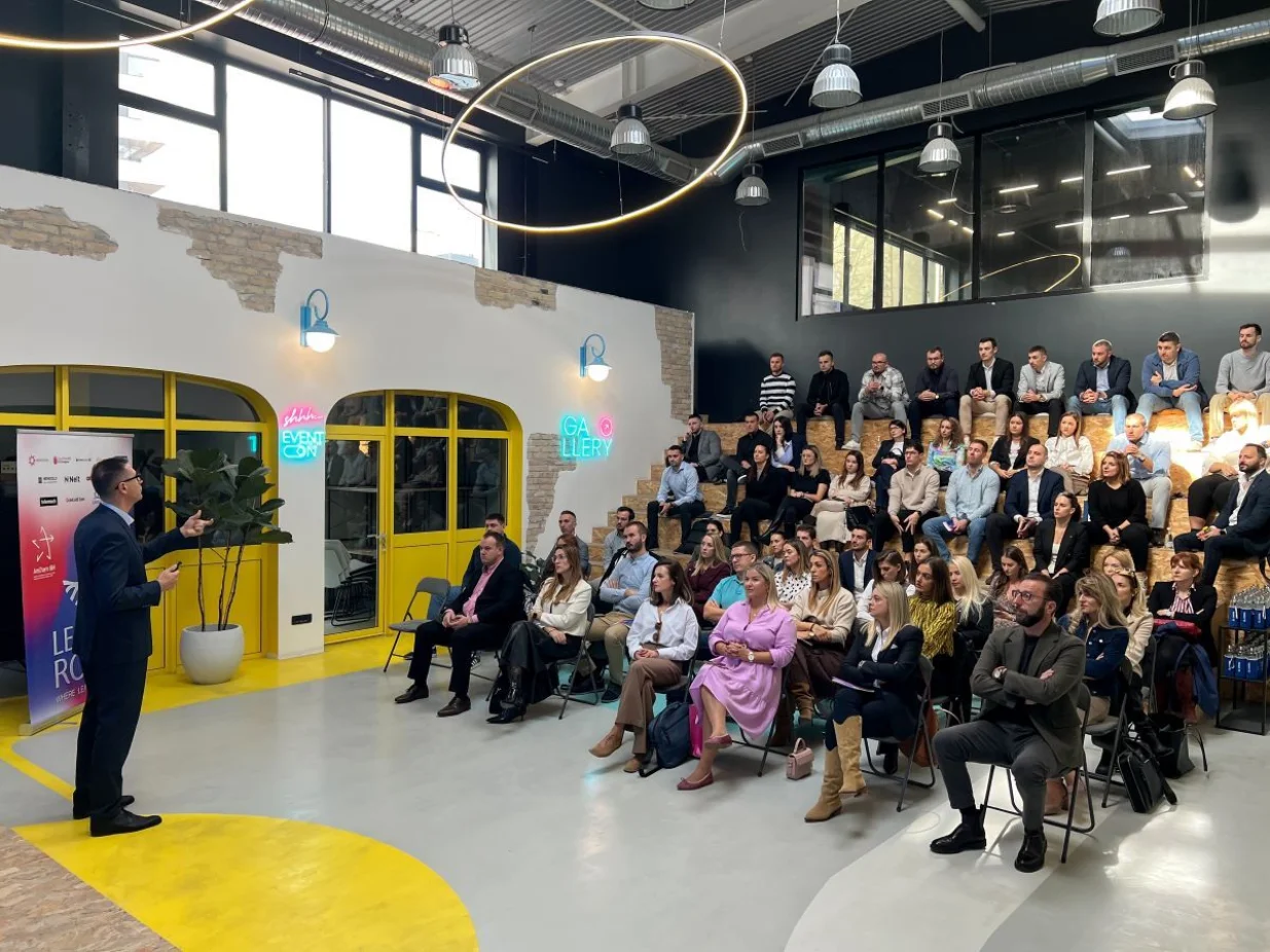 Kultura povratne informacije: druga sesija programa Leader Roots pod pokroviteljstvom UNIQA osiguranja	Edukacija Leader Roots/