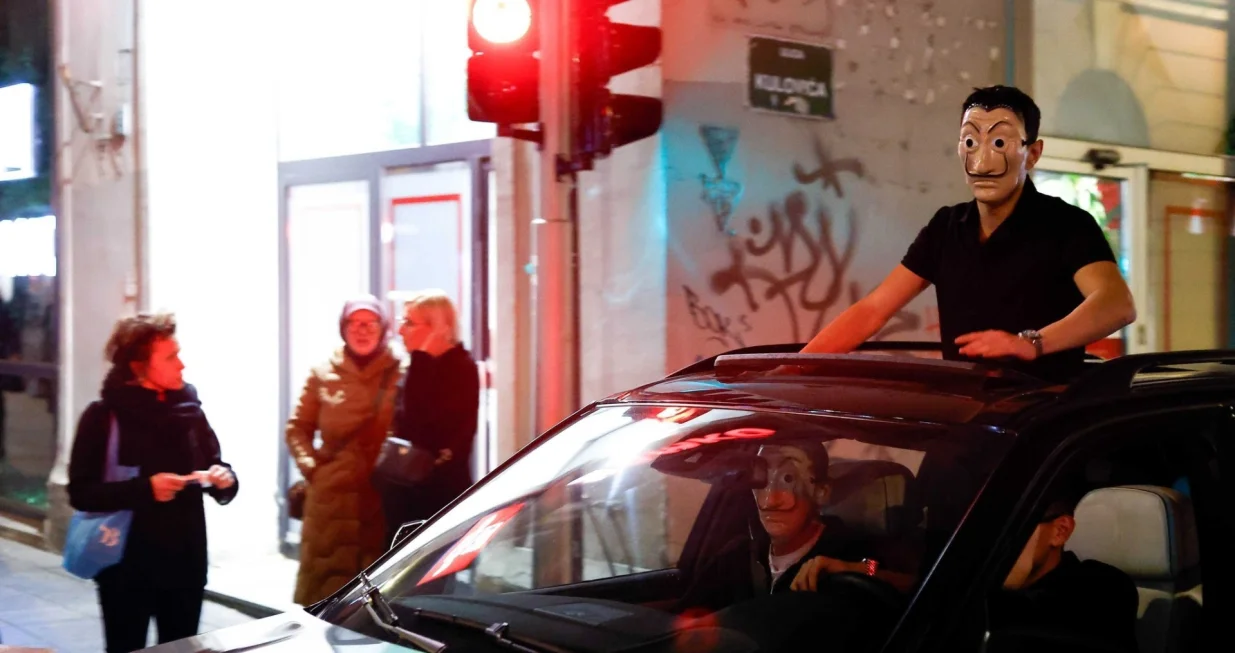 Mladi se večeras odlično zabavljaju/Damir Deljo