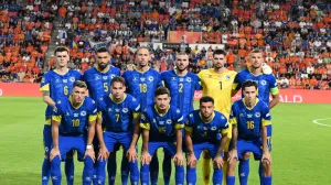 Nizozemska - BiHFudbalska reprezentacija BiHBosna i HercegovinaZmajeviNikola VasiljJusuf GazibegovićAdrian Leon BarišićNikola katićNihad MujakićAmar DedićBenjamin TahirovićArmin GigovićDenis HuseinbašićErmedin DemirovićEdin Džeko/Foto: 