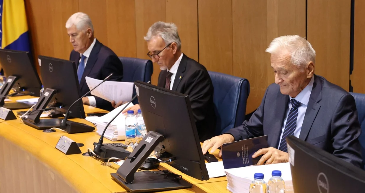 Dragan Čović, Kemal Ademović i Nikola Špirić; hitna sjednica Doma naroda Parlamentarne skupštine BiH/Harun Muminović