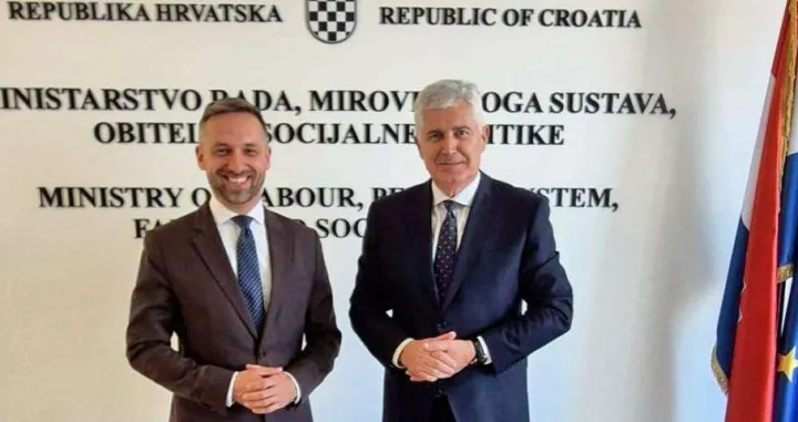 Dopredsjedatelj Doma naroda Parlamentarne skupštine Bosne i Hercegovine Dragan Čović sastao se danas u Zagrebu s ministrom rada, mirovinskoga sustava, obitelji i socijalne politike u Vladi Republike Hrvatske Marinom Piletićem./