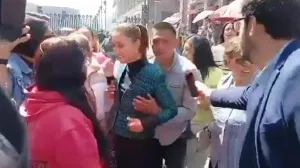 Meksička predsjednica, muškarac, poljubac, grudi/Prtsc