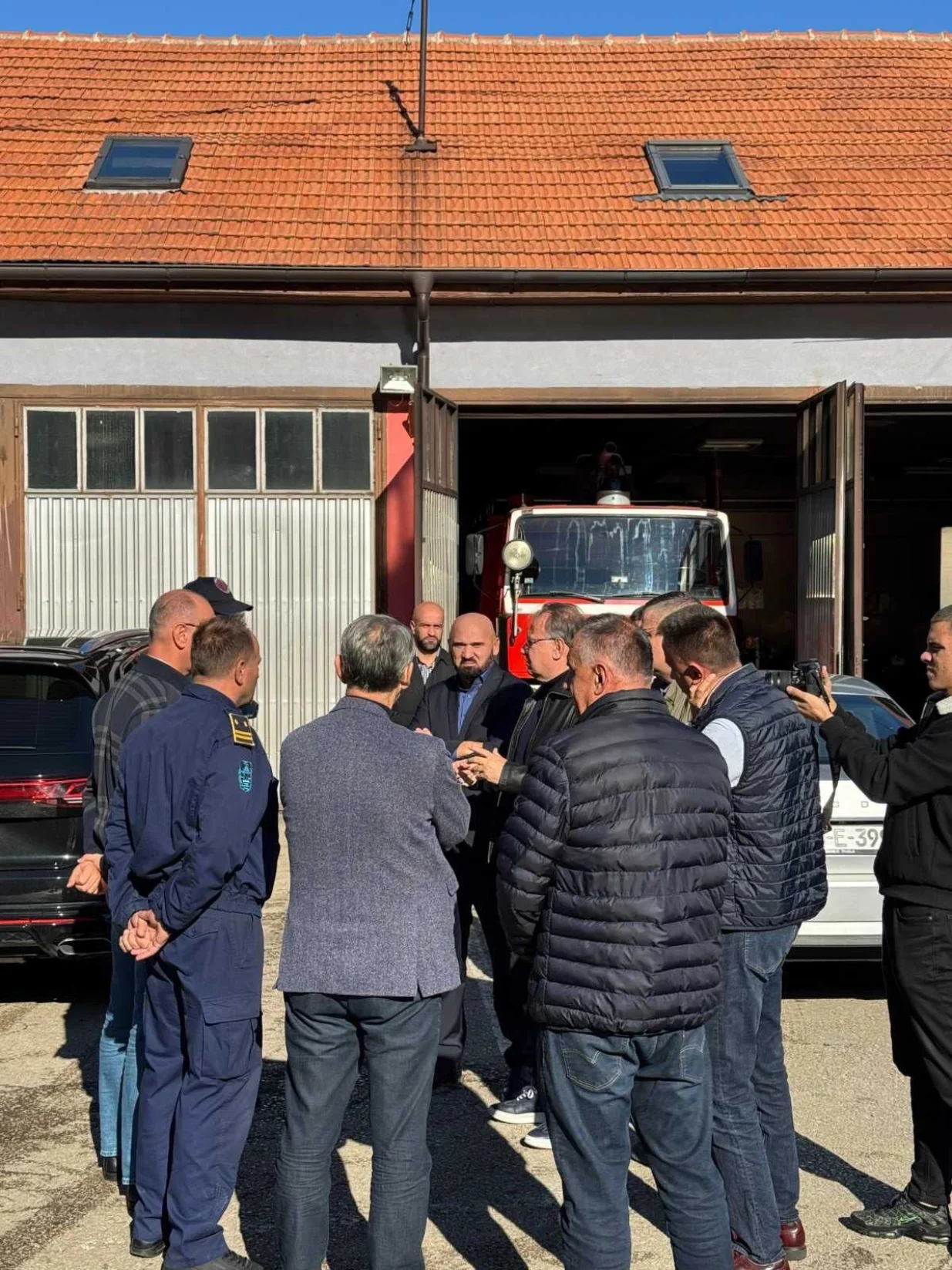 Delegacija Vlade FBiH je posjetila i vatrogasce koji su učestvovali u gašenju požara/Facebook/Facebook