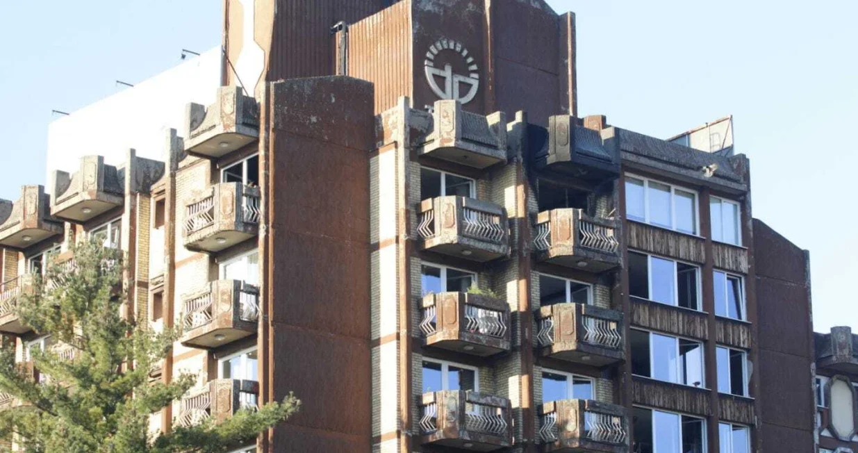 Tuzla, BiH, 5. novembar 2025: Najmanje 11 osoba je poginulo, a viЕЎe od 20 povrijeД'eno u velikom poЕѕaru koji je sinoД&Dagger; oko 20.45 sati izbio na sedmom spratu Doma penzionera u Tuzli (Ahmet Besic - Anadolu Agency)/