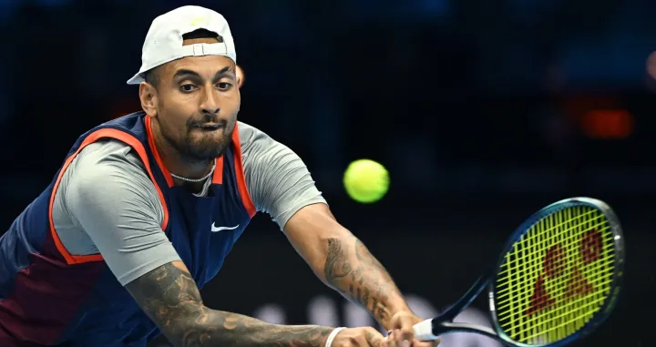 epa10305314 Nick Kyrgios of Greece in action during the Doubles Green Group round robin of the ATP Finals 2022 at the Pala Alpitour, in Turin, Italy, 14 November 2022. EPA/Alessandro Di Marco/Foto: Alessandro Di Marco