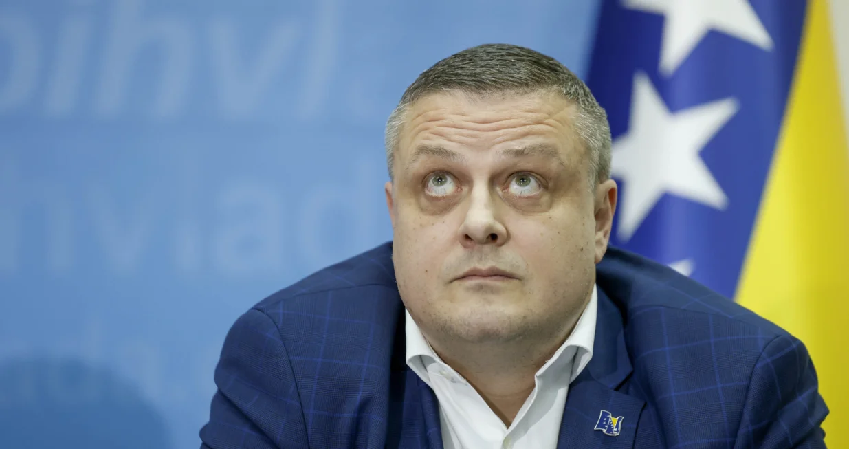 Press Vlada minimalne plate/Damir Deljo