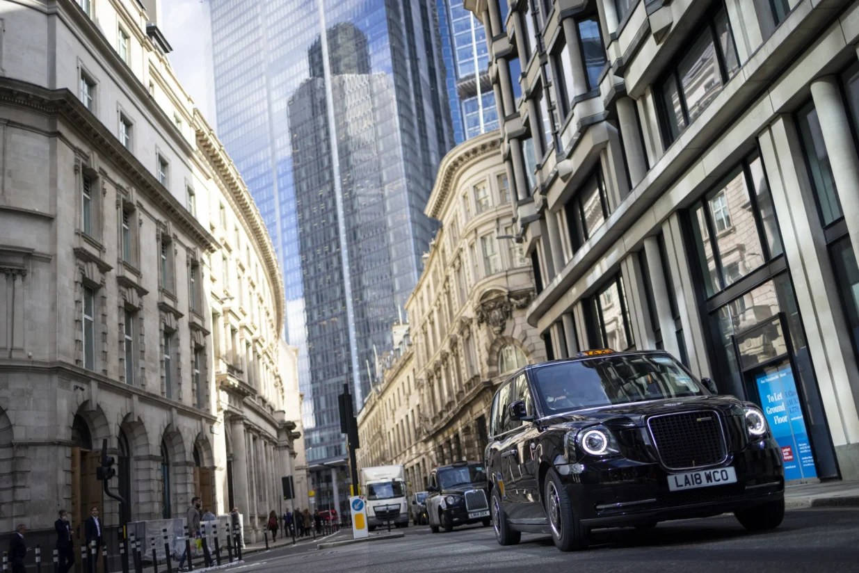 epa10213744 Taxis drive through the City of London in London, Britain, 29 September 2022. The Bank of England sets aside 65 billion pounds to buy bonds over the next days to ease the government debt as British Prime Minister Liz Truss's 'mini-budget' plans to cut taxes and increase borrowing continues to cause more market turmoil. EPA/TOLGA AKMEN/Tolga Akmen
