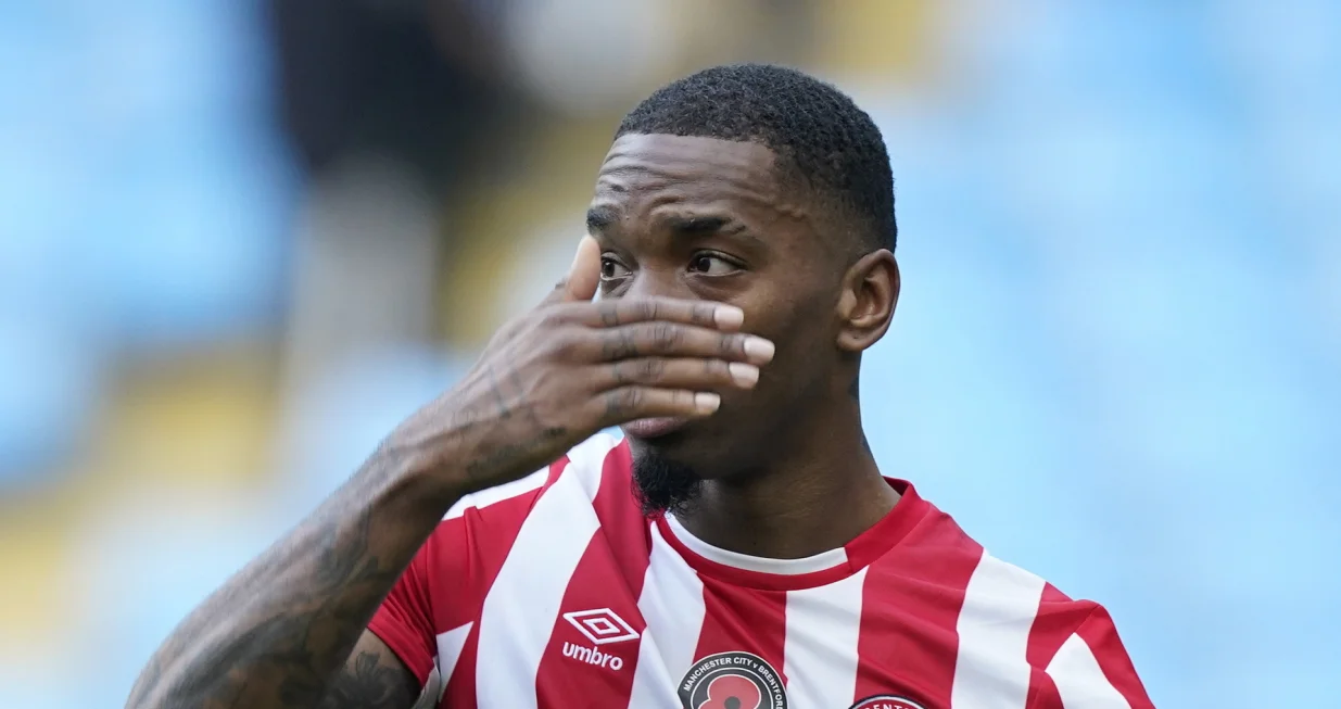 epa10301733 Ivan Toney of Brentford reacts after the English Premier League soccer match between Manchester City and Brentford FC in Manchester, Britain, 12 November 2022. EPA/Tim Keeton EDITORIAL USE ONLY. No use with unauthorized audio, video, data, fixture lists, club/league logos or 'live' services. Online in-match use limited to 120 images, no video emulation. No use in betting, games or single club/league/player publications/Foto: Tim Keeton