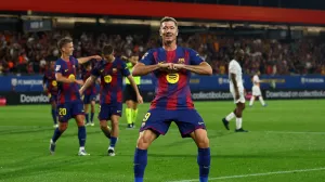 FILE PHOTO: Soccer Football - LaLiga - FC Barcelona v Valencia - Johan Cruyff Stadium, Barcelona, Spain - September 14, 2025 FC Barcelona's Robert Lewandowski celebrates scoring their fifth goal REUTERS/Albert Gea/File Photo/Foto: Albert Gea