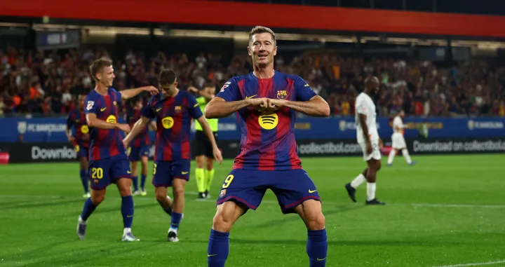 FILE PHOTO: Soccer Football - LaLiga - FC Barcelona v Valencia - Johan Cruyff Stadium, Barcelona, Spain - September 14, 2025 FC Barcelona's Robert Lewandowski celebrates scoring their fifth goal REUTERS/Albert Gea/File Photo/Foto: Albert Gea