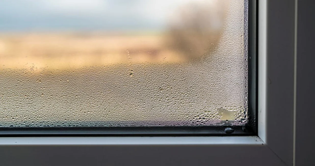 voda na prozorima kondenzat ilustracija/
