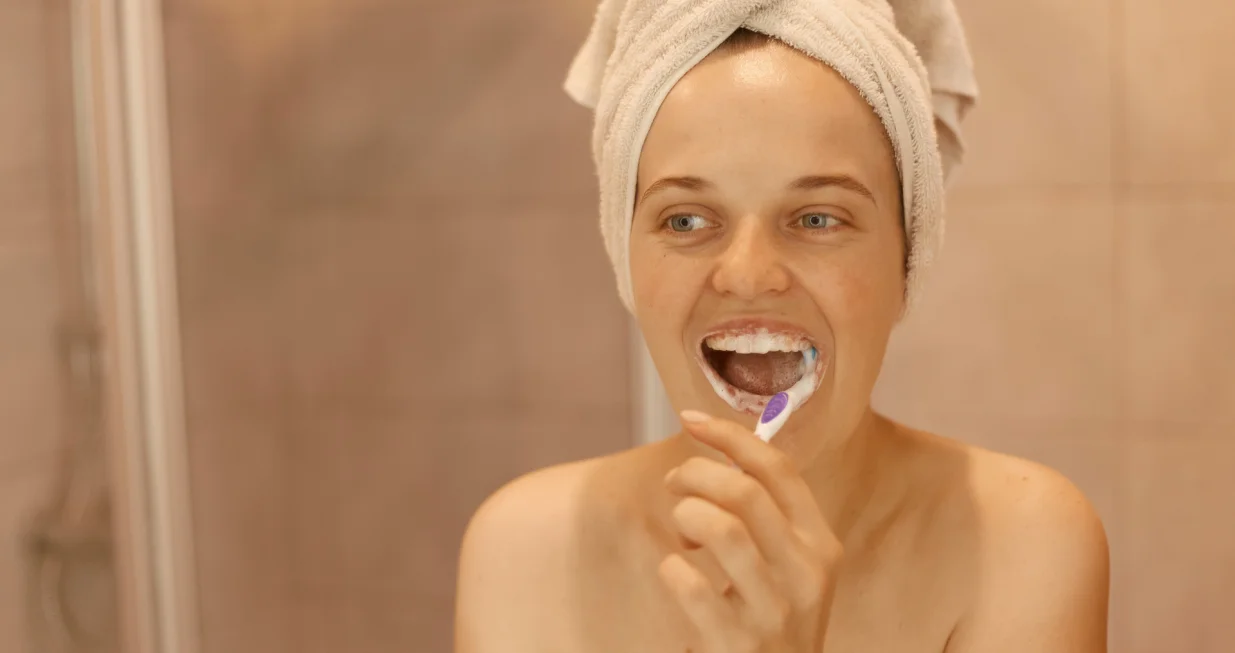 Ispravite ovu naviku ako želite bijele i zdrave zube/Freepik