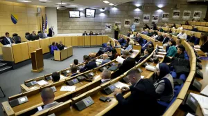 SARAJEVO, 30. septembra (FENA) – Intoniranjem himne Bosne i Hercegovine, u Sarajevu je počela redovna sjednica Doma naroda Federalnog parlamenta, prva nakon ljetne pauze.(Foto FENA/Almir Razić)/Almir Razić