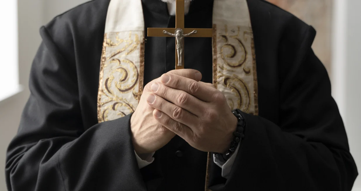 katolički sveštenik, ilustrcija/Freepik