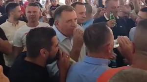 Dodik opet testiorao svoje vokalne sposobnosti/Screenshot/