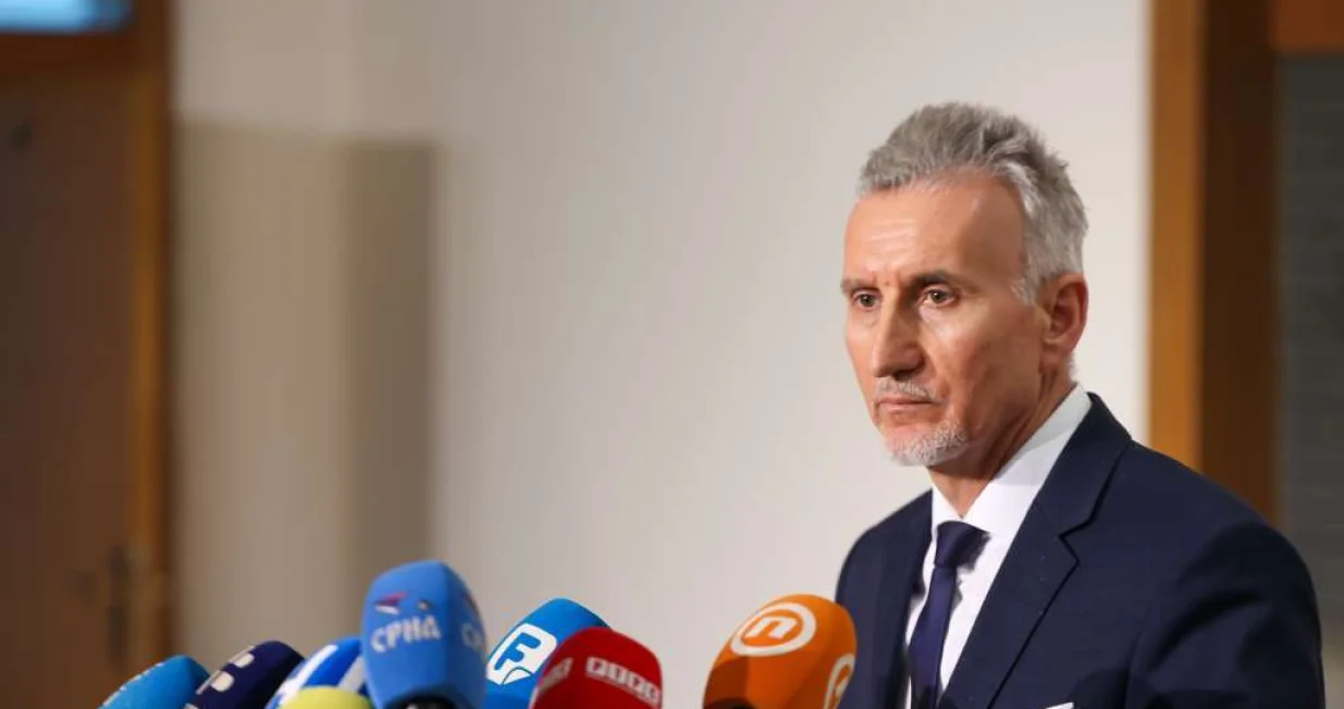 Kemal Ademović/Fena