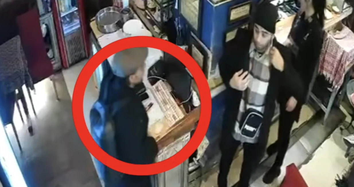 Snimak krađe u sarajevskom kafiću/Crna Hronika