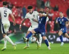 Soccer Football - World Cup - UEFA Qualifiers - Group K - England v Serbia - Wembley Stadium, London, Britain - November 13, 2025 England's Nico O'Reilly in action with Serbia's Andrija Zivkovic Action Images via Reuters/Andrew Boyers/Foto: Andrew Boyers