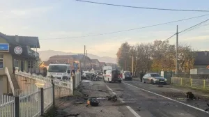 Dijelovi vozila razasuti po putu/Facebook//