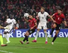 Soccer Football - World Cup - UEFA Qualifiers - Group K - Albania v England - Air Albania Stadium, Tirana, Albania - November 16, 2025 England's Harry Kane scores their second goal REUTERS/Florion Goga/Foto: Florion Goga