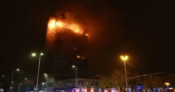 Požar u Zagrebu, vatra, vatrogasci, Vjesnik, zgrada/Hina