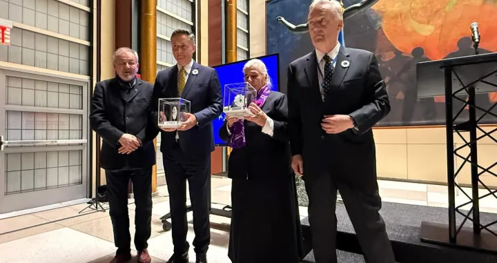 New York, Cvijet Srebrenice/