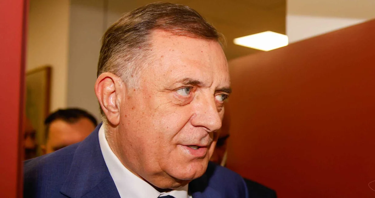 U Istočnom Sarajevu, 24. aprila 2025. godine, predsjednik bosanskohercegovačkog entiteta RS Milorad Dodik svečano je otvorio zgradu Rektorata i Muzičke akademije Univerziteta u Istočnom Sarajevu/Damir Deljo