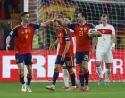 Soccer Football - FIFA World Cup - UEFA Qualifiers - Group E - Spain v Turkey - Estadio La Cartuja de Sevilla, Seville, Spain - November 18, 2025 Spain's Mikel Oyarzabal celebrates scoring their second goal with Fabian Ruiz REUTERS/Marcelo Del Pozo/Foto: Marcelo Del Pozo